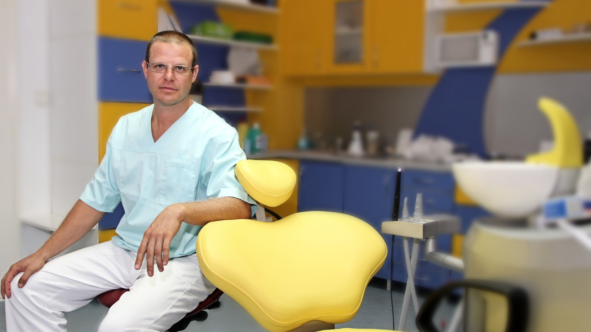 MUDr. Milan Brežný - zašto sam postao Finaxov klijent | Finax.HR